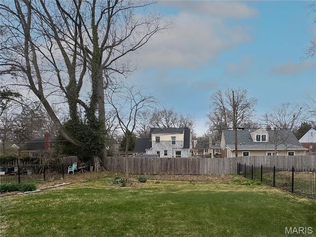 729 Luckystone Avenue, St Louis, MO 63122