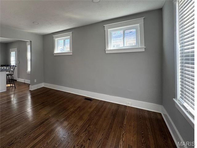 729 Luckystone Avenue, St Louis, MO 63122