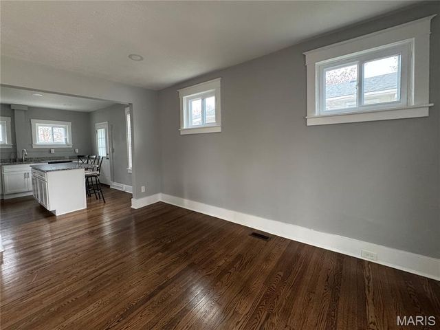 729 Luckystone Avenue, St Louis, MO 63122