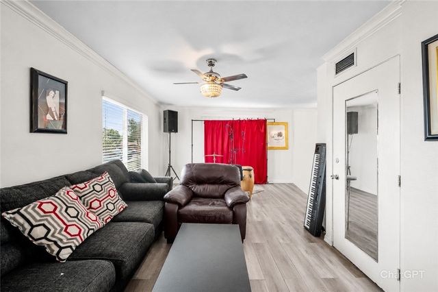 2517 W Beverly Boulevard, Montebello, CA 90640