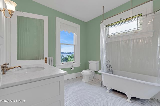 458 Navesink River Road, Red Bank, NJ 07701