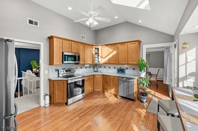 97 Beacon Hill Rd, Washington Twp., NJ 07830