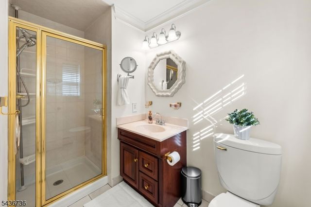 97 Beacon Hill Rd, Washington Twp., NJ 07830