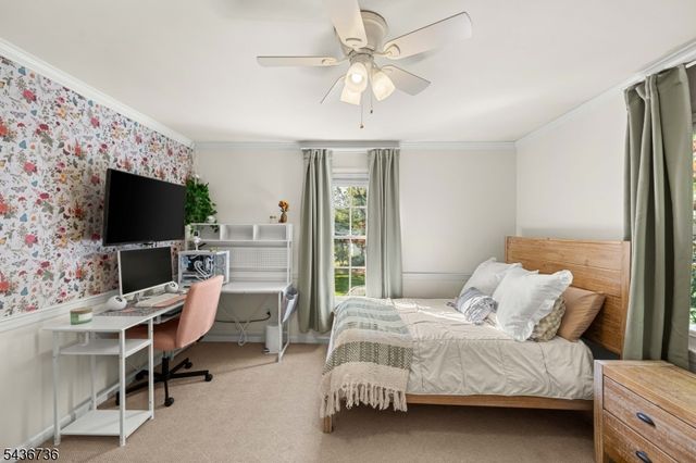 97 Beacon Hill Rd, Washington Twp., NJ 07830