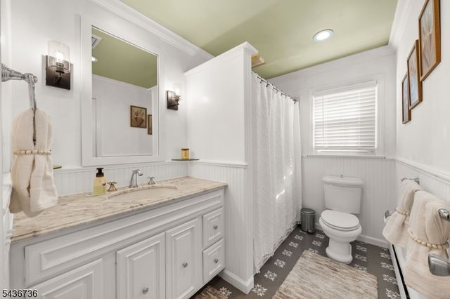 97 Beacon Hill Rd, Washington Twp., NJ 07830