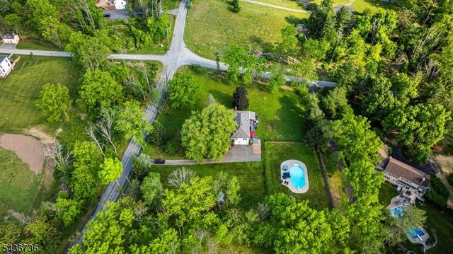 97 Beacon Hill Rd, Washington Twp., NJ 07830