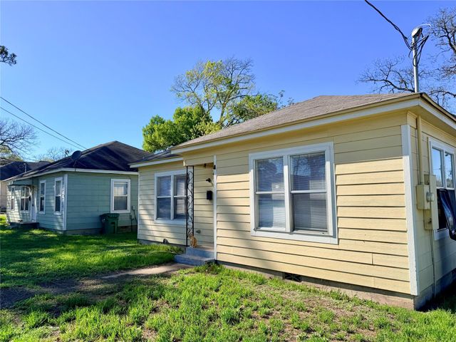 500 W Third Street, Brenham, TX 77833