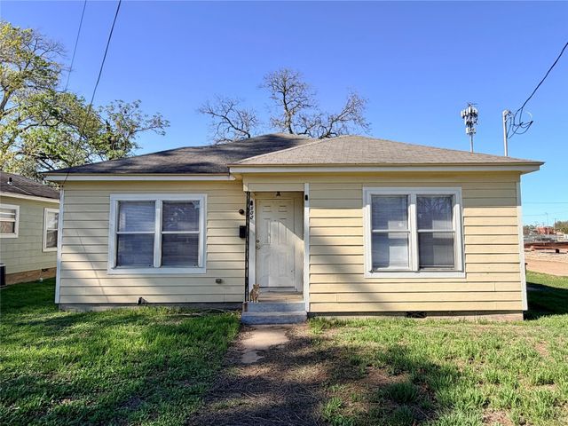 500 W Third Street, Brenham, TX 77833
