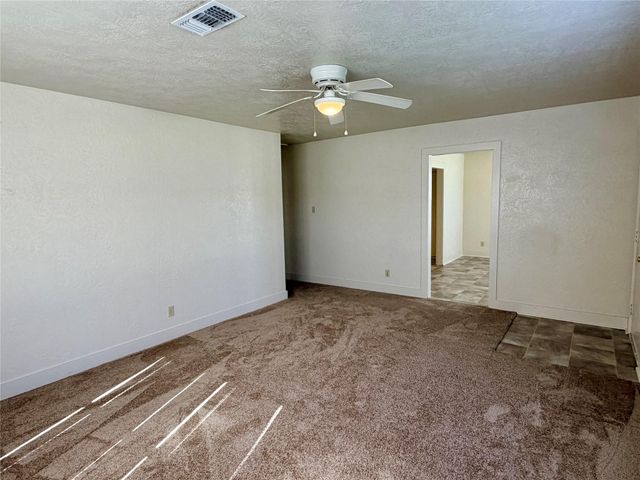 500 W Third Street, Brenham, TX 77833