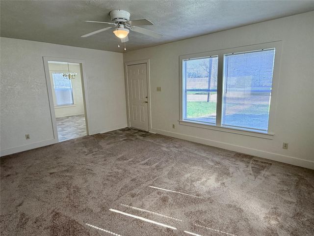 500 W Third Street, Brenham, TX 77833