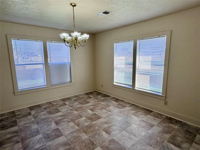 500 W Third Street, Brenham, TX 77833