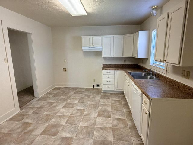 500 W Third Street, Brenham, TX 77833