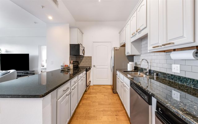 3225 Turtle Creek Boulevard 1906, Dallas, TX 75219