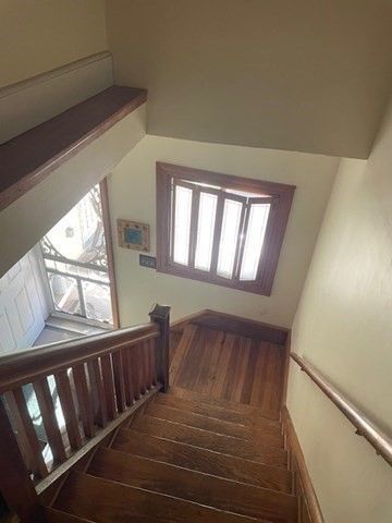 2 Oscar St, Holyoke, MA 01040