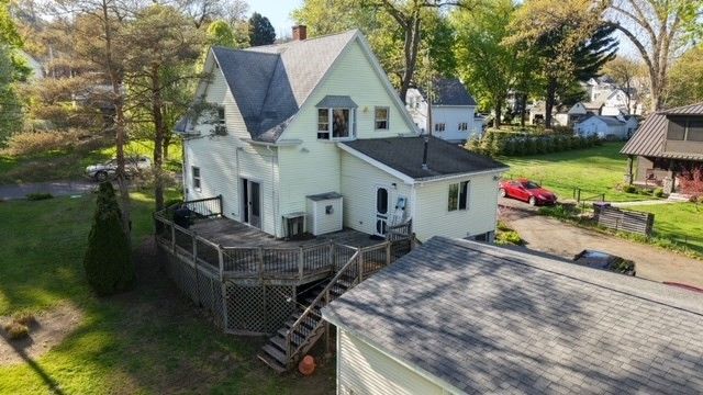 2 Oscar St, Holyoke, MA 01040