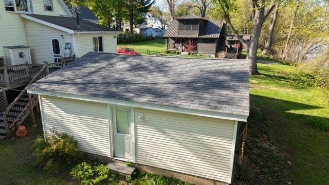 2 Oscar St, Holyoke, MA 01040