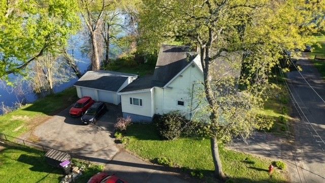 2 Oscar St, Holyoke, MA 01040