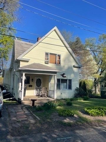 2 Oscar St, Holyoke, MA 01040