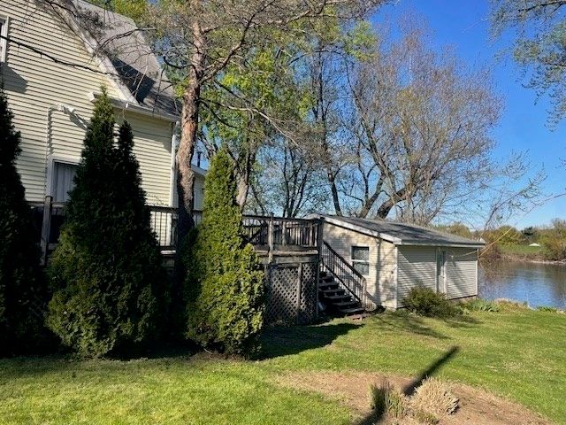 2 Oscar St, Holyoke, MA 01040