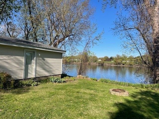 2 Oscar St, Holyoke, MA 01040