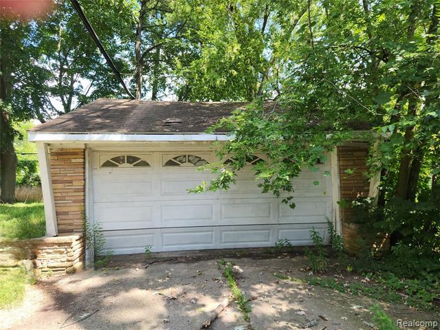 17136 Stout Street, Detroit, MI 48219