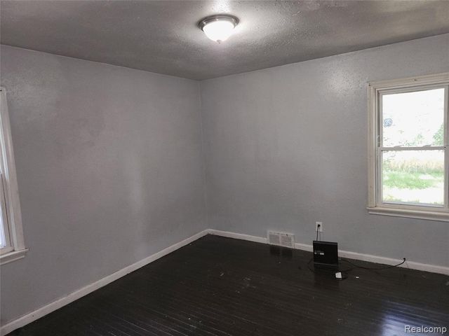 17136 Stout Street, Detroit, MI 48219