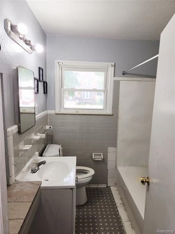 17136 Stout Street, Detroit, MI 48219