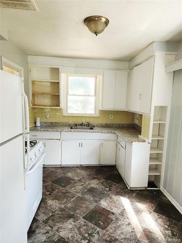 17136 Stout Street, Detroit, MI 48219