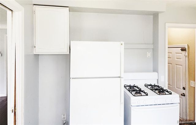 17136 Stout Street, Detroit, MI 48219