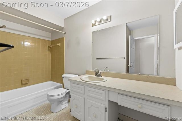 38181 Bradwood Court, Harrison Twp, MI 48045