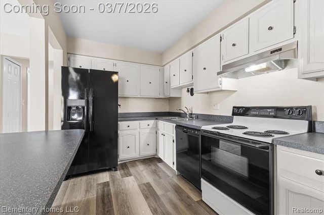 38181 Bradwood Court, Harrison Twp, MI 48045