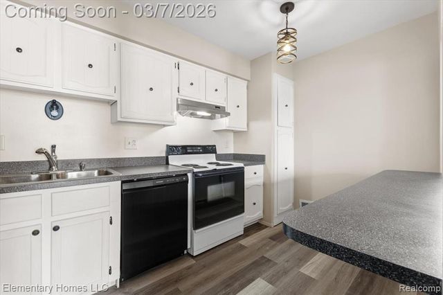 38181 Bradwood Court, Harrison Twp, MI 48045