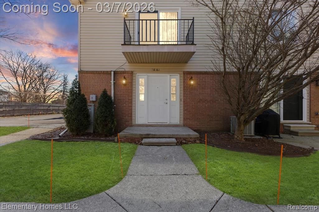 38181 Bradwood Court, Harrison Twp, MI 48045