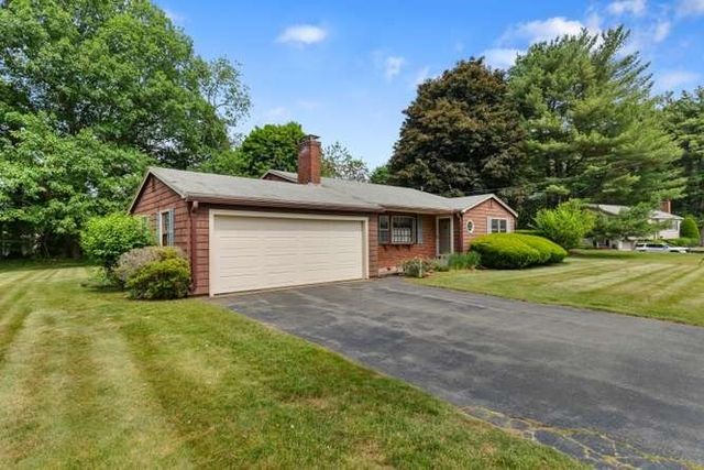 9 Graystone Drive, Danvers, MA 01923