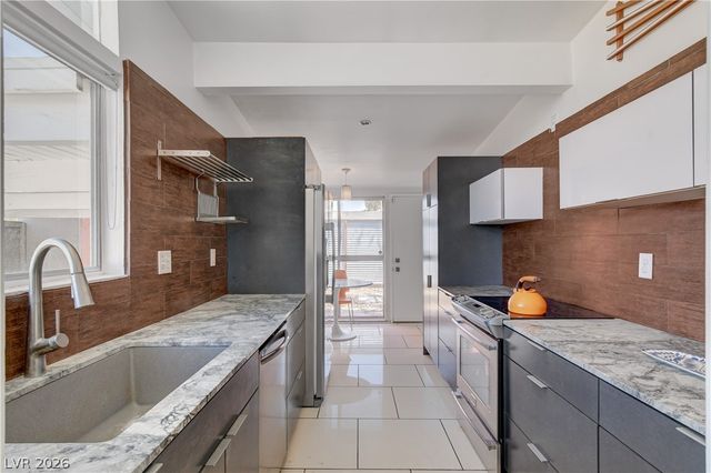 1995 Caballero Way, Las Vegas, NV 89169