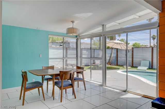 1995 Caballero Way, Las Vegas, NV 89169