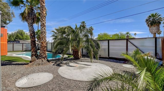 1995 Caballero Way, Las Vegas, NV 89169