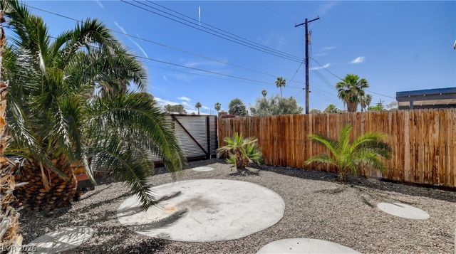 1995 Caballero Way, Las Vegas, NV 89169