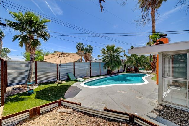 1995 Caballero Way, Las Vegas, NV 89169