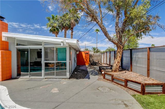 1995 Caballero Way, Las Vegas, NV 89169