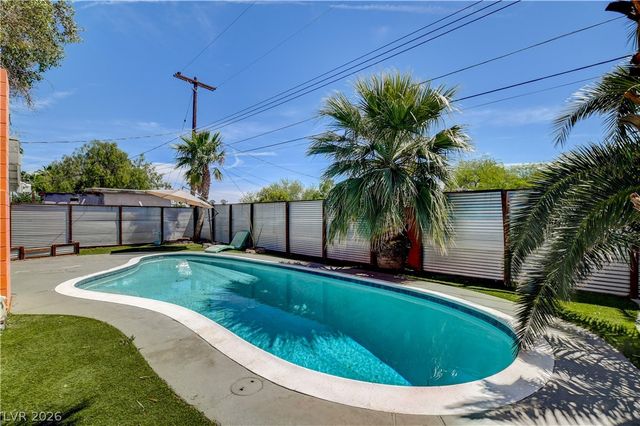 1995 Caballero Way, Las Vegas, NV 89169