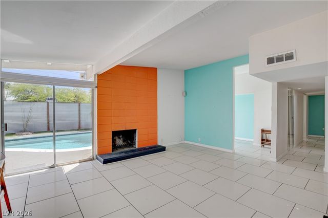 1995 Caballero Way, Las Vegas, NV 89169