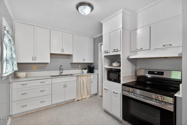14 Jonan Court, Chapel Hill, NC 27516