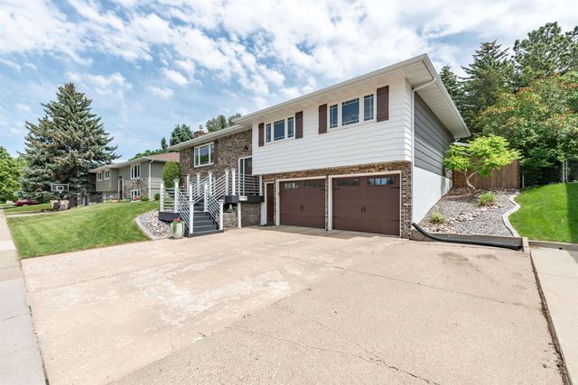 2031 8th Street N, Bismarck, ND 58501