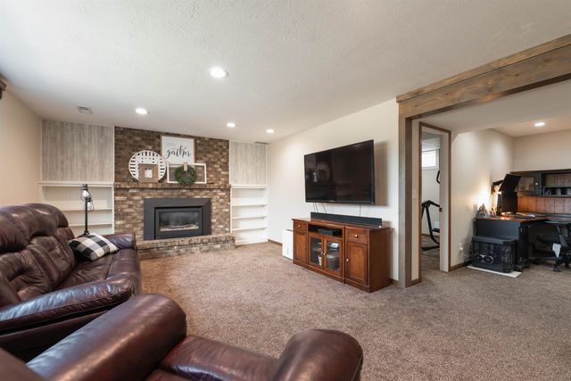 2031 8th Street N, Bismarck, ND 58501