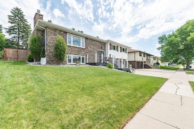 2031 8th Street N, Bismarck, ND 58501