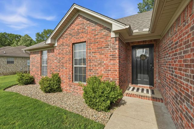 27 Tanzanite Drive, Greenbrier, AR 72058