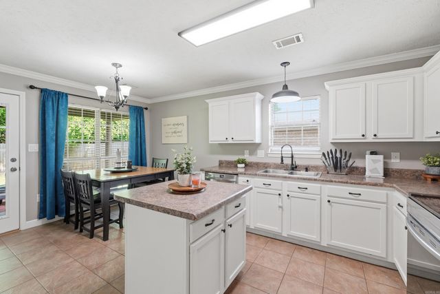 27 Tanzanite Drive, Greenbrier, AR 72058
