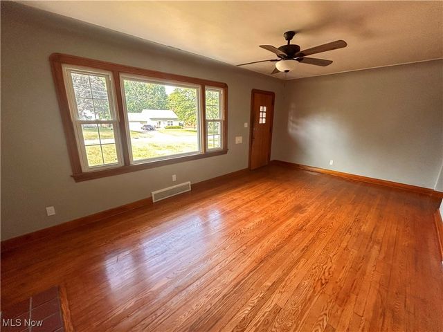 429 Tudor Lane, Youngstown, OH 44512