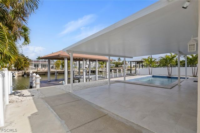 107 Albatross ST, Fort Myers Beach, FL 33931